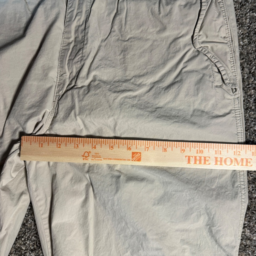 Size Medium Uniqlo Mens Relaxed Fit Cotton Beige Khaki Elastic Waist Pants - Picture 5 of 10